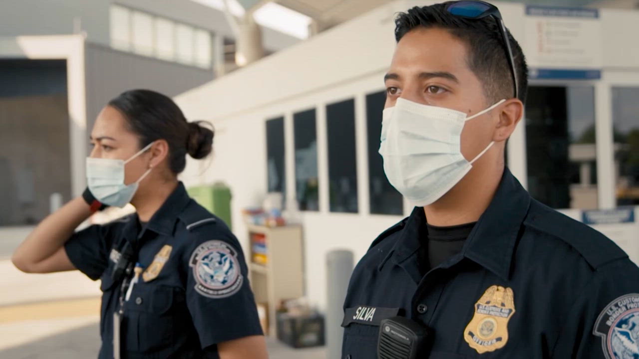 Smugglers and Safekeepers