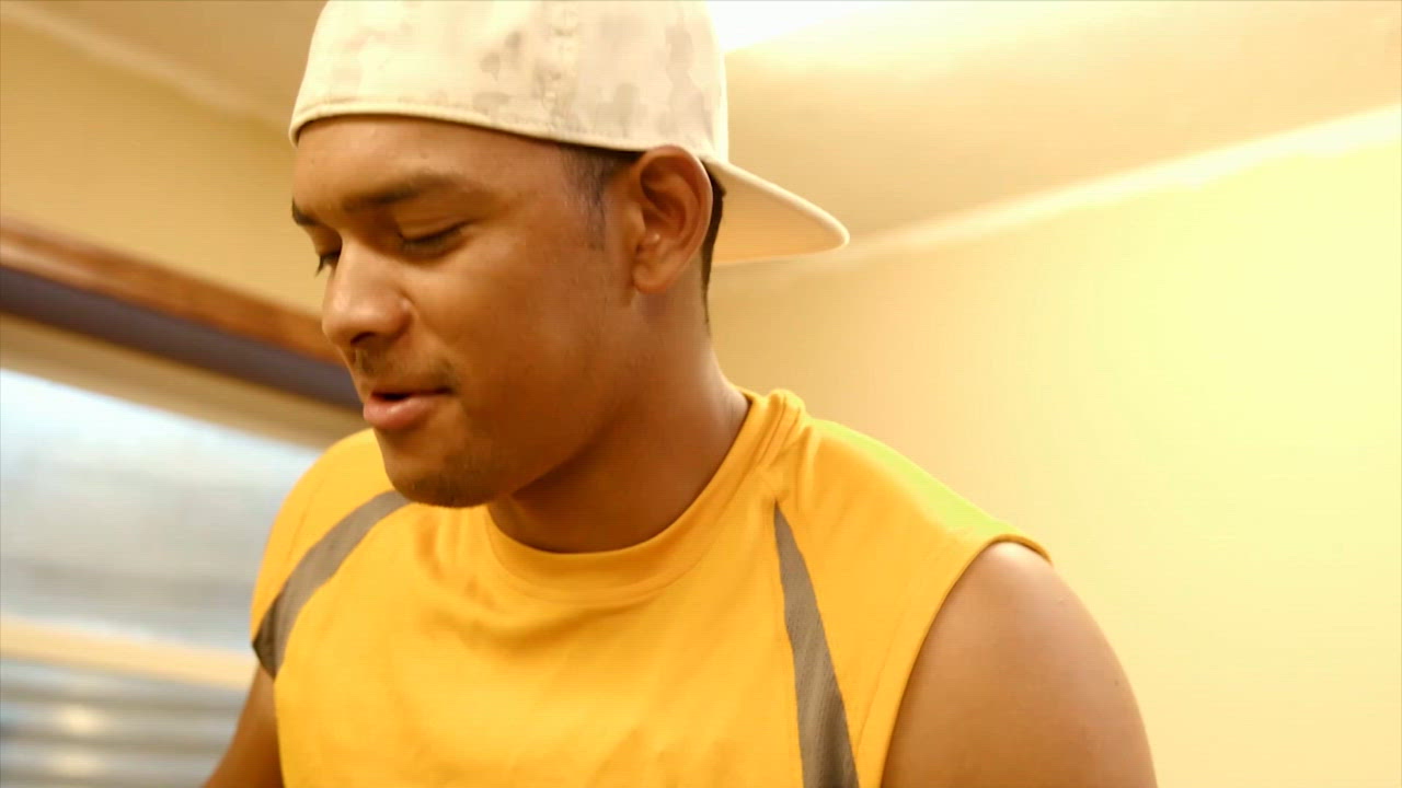 The Underdog vs. The Hammer-Holder